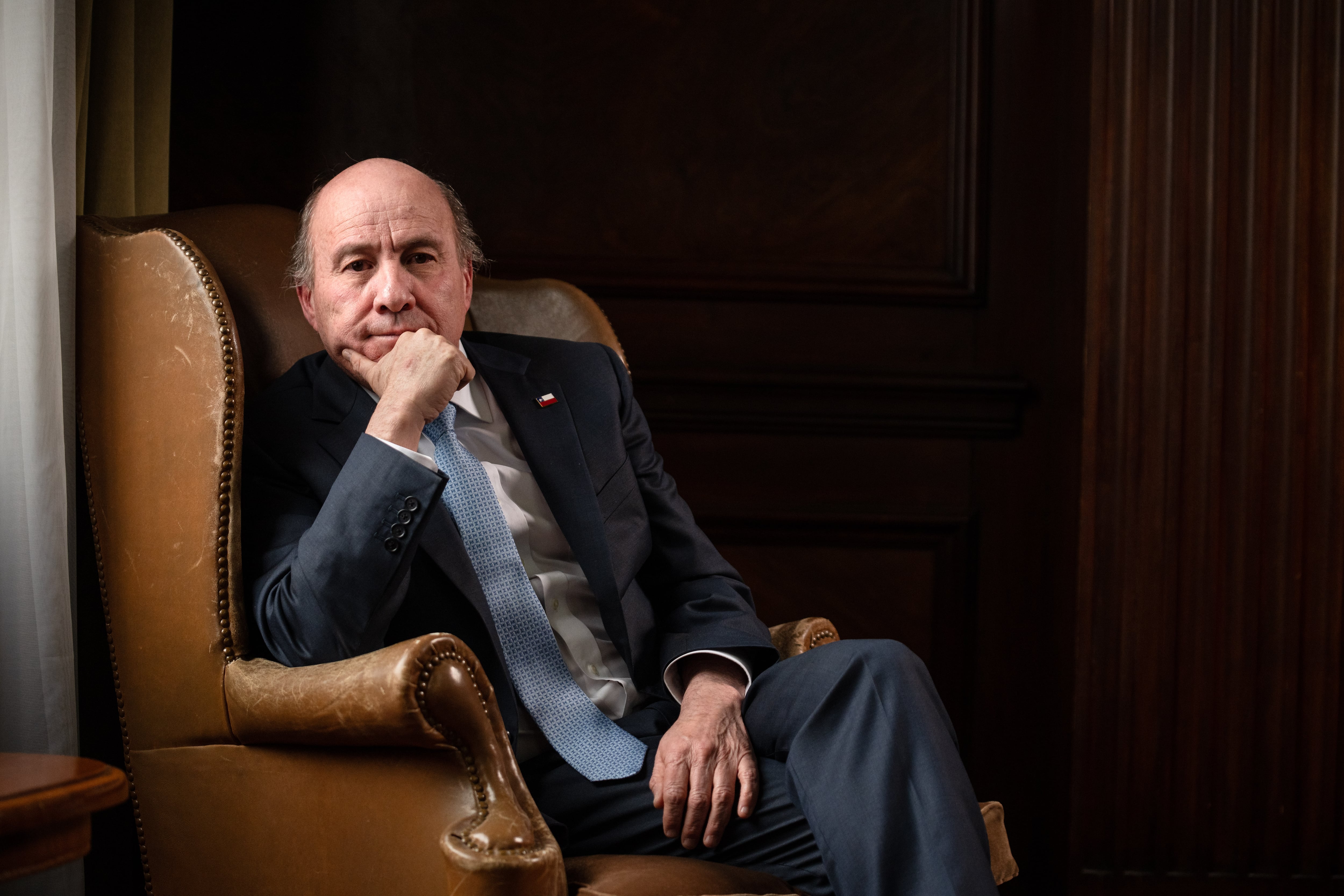 La vida literaria de Jorge Quiroz, el poderoso ministro de Hacienda de Kast: “Si usted lee mis cuentos, verá que tengo el corazón blando por dentro”