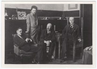 De izquierda de derecha, James Joyce, Ezra Pound, Ford Madox Ford y John Quinn.