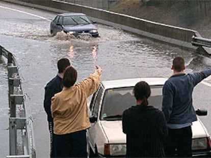 Estado en el que quedó la incorporación a la carretera N-V (Alcorcón) en dirEcción a Madrid como consecuencia de las lluvias de ayer.