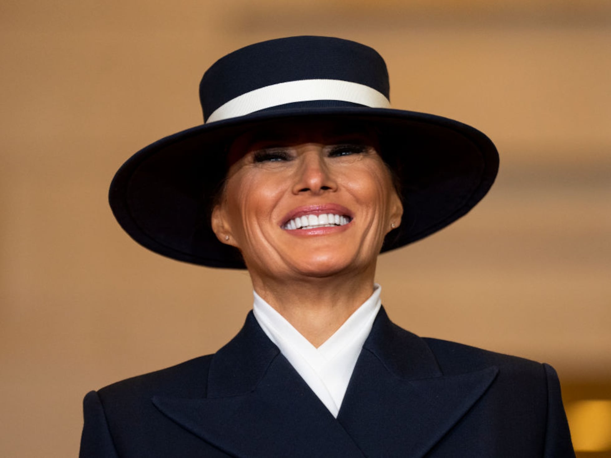 melania orange dress meaning Melania Trump's yellow dress at state banquet has secret message, stylist says: 'Do things in own way'
