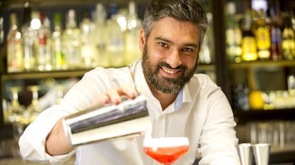 El barman Diego Cabrera.