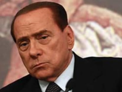 El primer ministro italiano, Silvio Berlusconi, y el ministro de Economía, Giulio Tremonti.