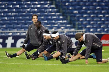 Ibrahimovic, Thuram, Pessotto, Del Piero y Tacchinardi (de izquierda a derecha), ayer, en el entrenamiento en el estadio Bernabéu.