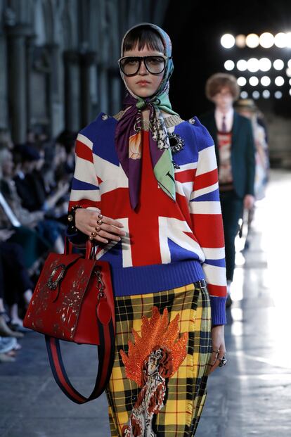 Gucci Cruise 2017 &#8211; Runway