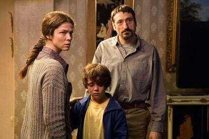 Juana Acosta y Carmelo Gómez, en el filme.