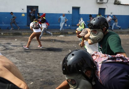 La represión policial en las localidades fronterizas ha sido constante. En San Antonio del Táchira, se han escuchado, incluso, disparos de armas de fuego.