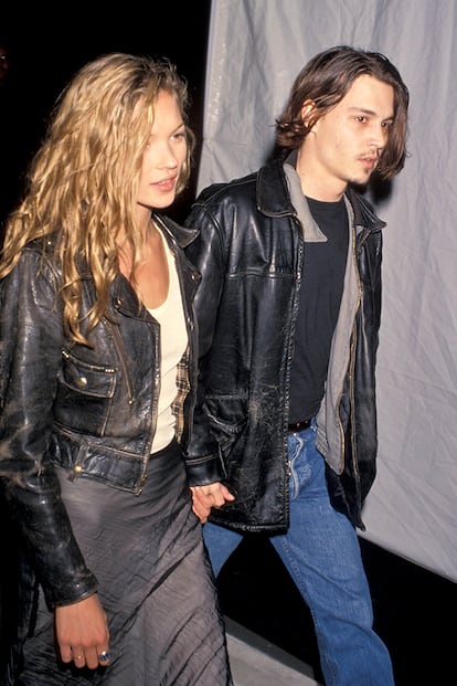 Kate Moss y Johnny Depp. Pareja forracarpetas a principios de los noventa, la imagen de chicos malos de ambos siempre armonizaba.