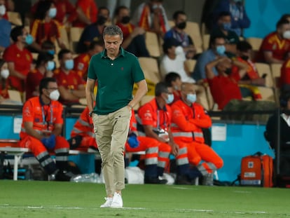 Luis Enrique, en la banda del estadio de La Cartuja.