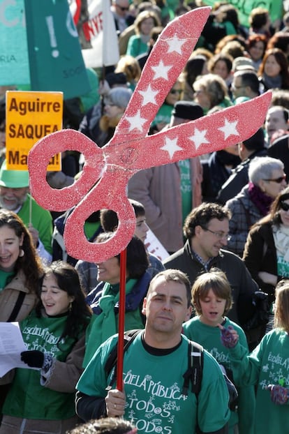 Recortes en educación pública. Manifestación en Madrid el 27 de septiembre, bajo el lema "La Eduación no es gasto. Es inversión. No a los recortes", convocada por los sindicatos más representativos de la enseñanza pública CC OO, UGT, ANPE, CSI-F y STEM.