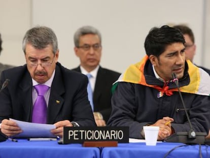 Carlos P&eacute;rez Guartambel, a la derecha, durante una audiencia en la CIDH. 