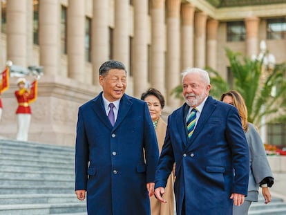 El presidente de Brasil, Luiz Inácio Lula da Silva, y su homólogo chino, Xi Jinping, asistían este viernes a una ceremonia de bienvenida en el Gran Salón del Pueblo en Pekín.