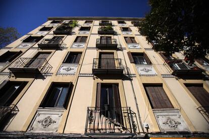 Edificio de Madrid adquirido por un fondo de inversión para alquilar los pisos en la plataforma Airbnb.