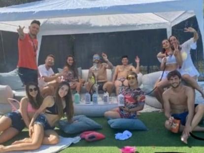 Reunión de los jugadores del Sevilla del pasado sábado publicada en las redes sociales.