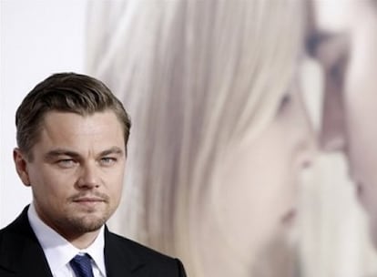 Leonardo Di Caprio parece no preocuparse demasiado del hecho de no haber recibido aún un Óscar a sus 34 años. "La verdad es que siento que aún tengo mucho que demostrarme a mí mismo como actor. Además todavía me queda mucho tiempo por delante y aún poseo aquel sentimiento de sed de querer lograr una interpretación de la que me sienta orgulloso algún día". Al parecer, su última actuación, la película <i>Revolutionary Road</i>, donde vuelve a compartir cartel con su gran amiga Kate Winslet, a quien conoció cuando ambos eran veinteañeros en <i>Titanic</i>, no lo ha dejado demasiado satisfecho.