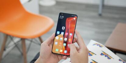 Uso de un smartphone de Xiaomi