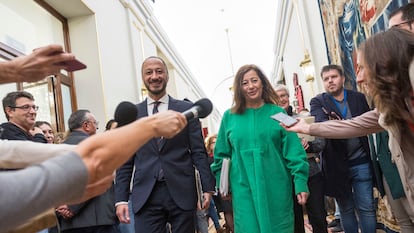 La presidenta del Congreso, Francina Armengol, y el diputado socialista y vicepresidente, Alfonso Rodríguez de Celis, este viernes antes de la Mesa.