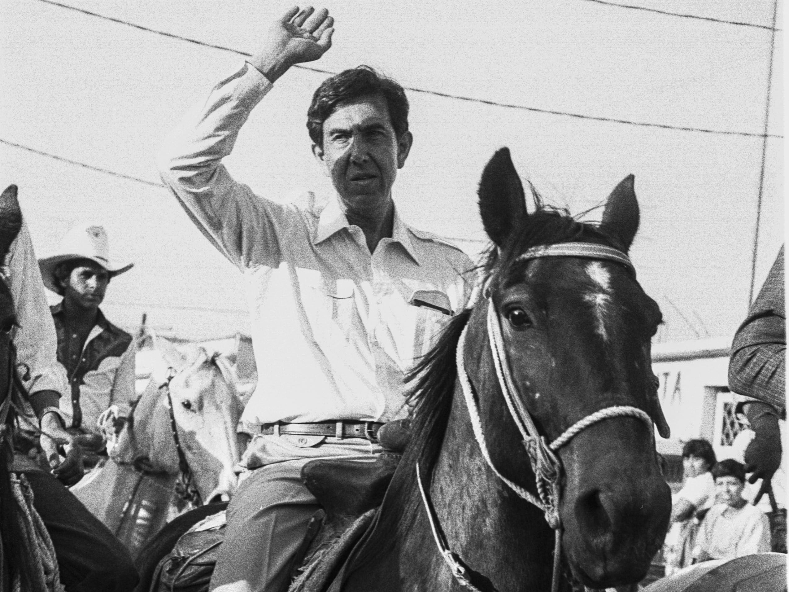 Cuauhtémoc Cárdenas: la primera piedra