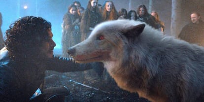 Kit Harington como Jon Snow, con el lobo 'Ghost'.