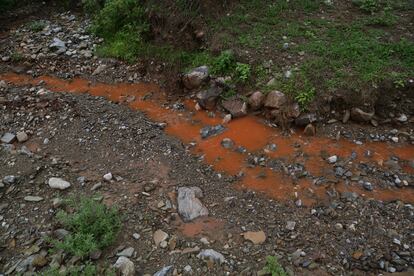 Contaminación de agua en  el cerro de Guadalupe. 