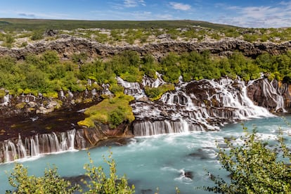 Las cascadas de Hraunfossar.