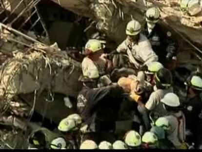 Un trabajador danés rescatado de entre las ruinas del edificio de Naciones Unidas 5 días después del terremoto