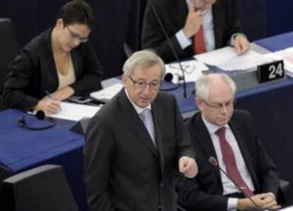 El presidente del Eurogrupo, Jean-Claude Juncker (i), durante el debate en el Parlamento Europeo sobre el semestre europeo y la gobernanza económica, en Estrasburgo (Francia). EFE/Archivo