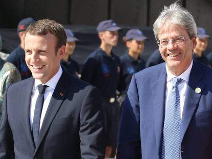 El presidente francés, Emmanuel Macron, y el primer ministro italiano, Paolo Gentiloni.