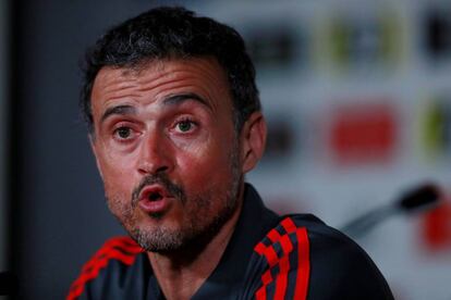 Luis Enrique, durante la rueda de prensa de este miércoles en Gales.