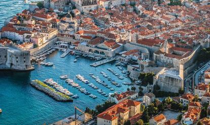 Panorámica del puerto y de la ciudad de Dubrovnik.