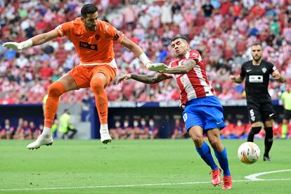 Salida en falso de Kiko Casilla que aprovecha Correa para marcar el 1-0 del Atlético.