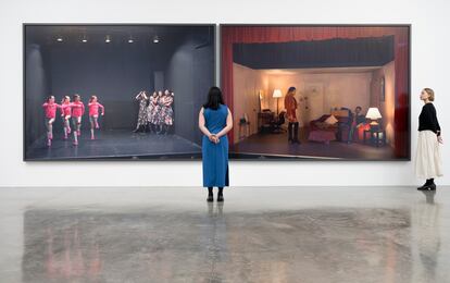 Obras del fotógrafo Jeff Wall expuestas en la galería White Cube, de Londres.