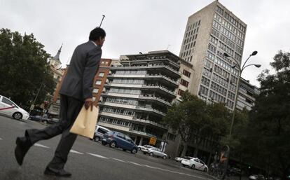 A luxury apartment block in the center of Madrid, which has 26 properties available but just one tenant.