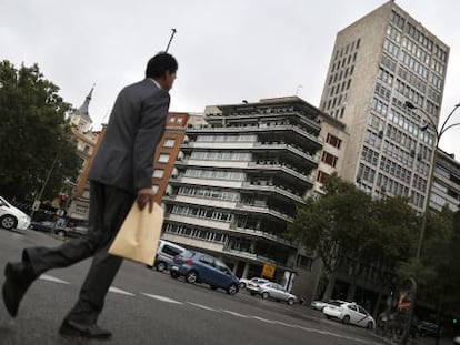 El edificio de la esquina se promocion&oacute; como un edificio de lujo y hoy est&aacute; casi vac&iacute;o.