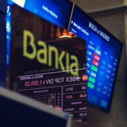 Logotipo de Bankia en un panel de cotizaciones en la Bolsa de Madrid.