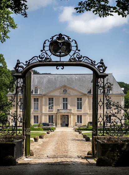  La puerta de entrada a Château de Louvois. 