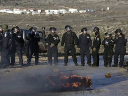 Miles de policías y soldados israelíes se despliegan para desalojar a 42 familias de tierras palestinas