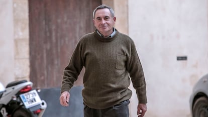 Pere Barceló, a su salida del palacio episcopal de Mallorca en 2013.