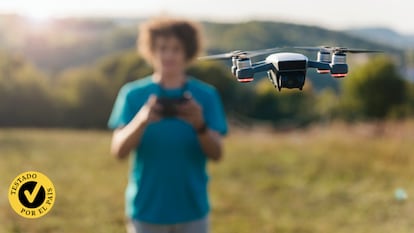 Artículo de EL PAÍS Escaparate que compara y analiza los mejores drones baratos de 2025.