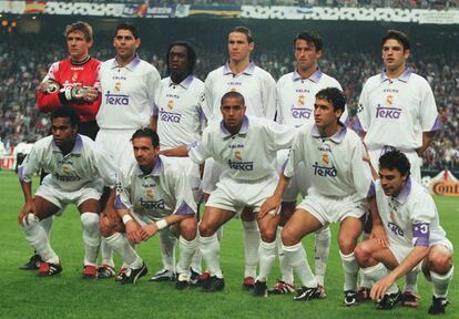 7ª Copa de Europa, 1998. Illner,  Panucci, Hierro, Sanchis, Roberto Carlos,  Seedorf, Karembeu, Raúl,Mijatovic y  Morientes.