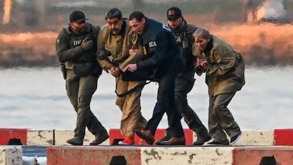 Traslado de Nicolás Maduro y Cilia Flores en el helipuerto de Wall Street al tribunal federal, en Nueva York, el 5 de enero.