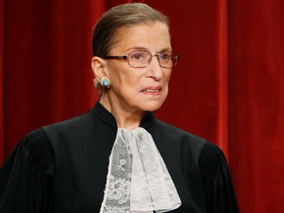 La jueza Ruth Bader Ginsburg, en una imagen de septiembre de 2009, en la Suprema Corte de EE UU, en Washington.