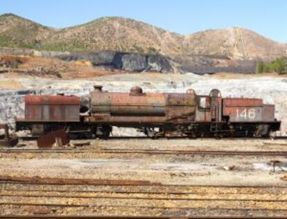 Máquina de ferrocarril abandonada en las minas de Riotinto.