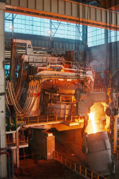 Horno eléctrico en una planta de producción de Acerinox.