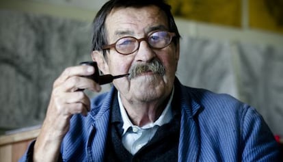 El escritor Günter Grass, en su casa de la isla danesa de Mon.