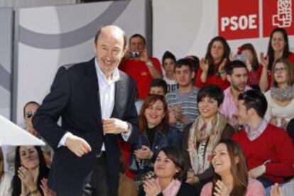 Rubalcaba, en un mitin celebrado ayer en El Ejido (Almería).