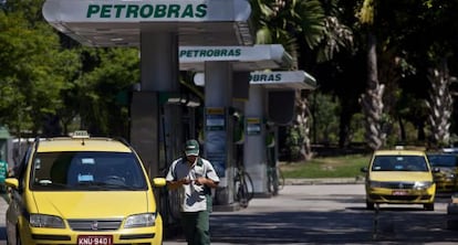 Una gasolinera de Petrobras en R&iacute;o de Janeiro