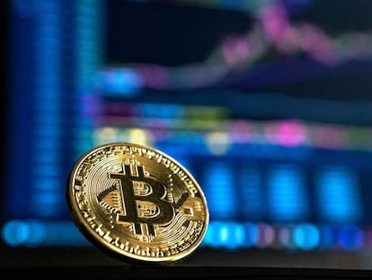 Bitcoin perfora el techo de los 42.000 dólares por primera vez en 20 meses