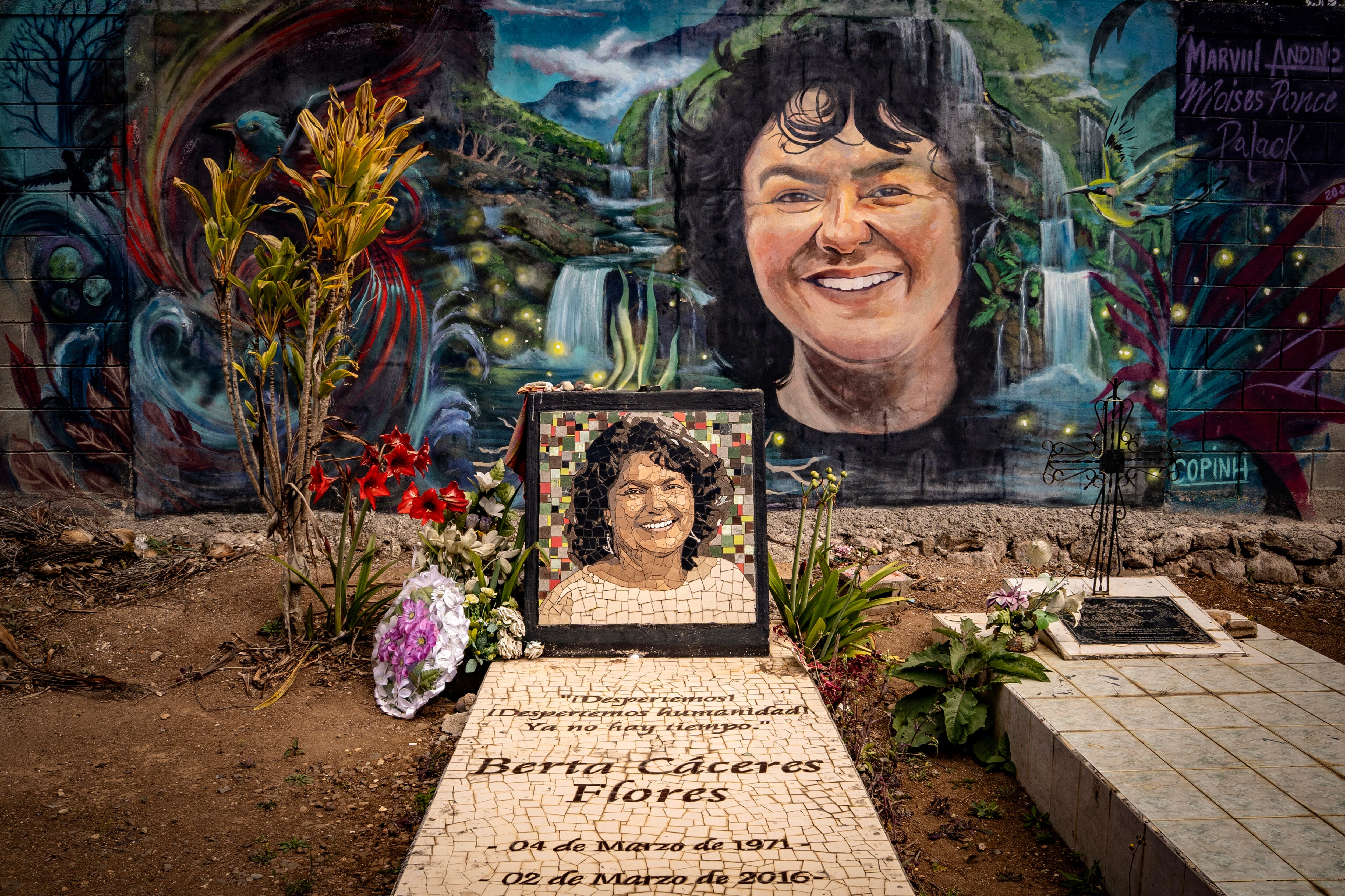 La tumba dónde fue enterrada Berta Cáceres, en la comunidad La Esperanza.