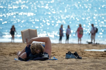 Durante las vacaciones de verano se incrementa el tiempo dedicado a la lectura.