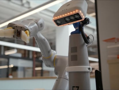 Imagen de uno de los ingenios de Everyday Robots, en una imagen difundida por la compañía.